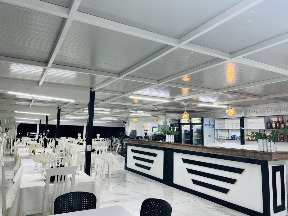 Ujvara Hotel Golem  Exteriör bild