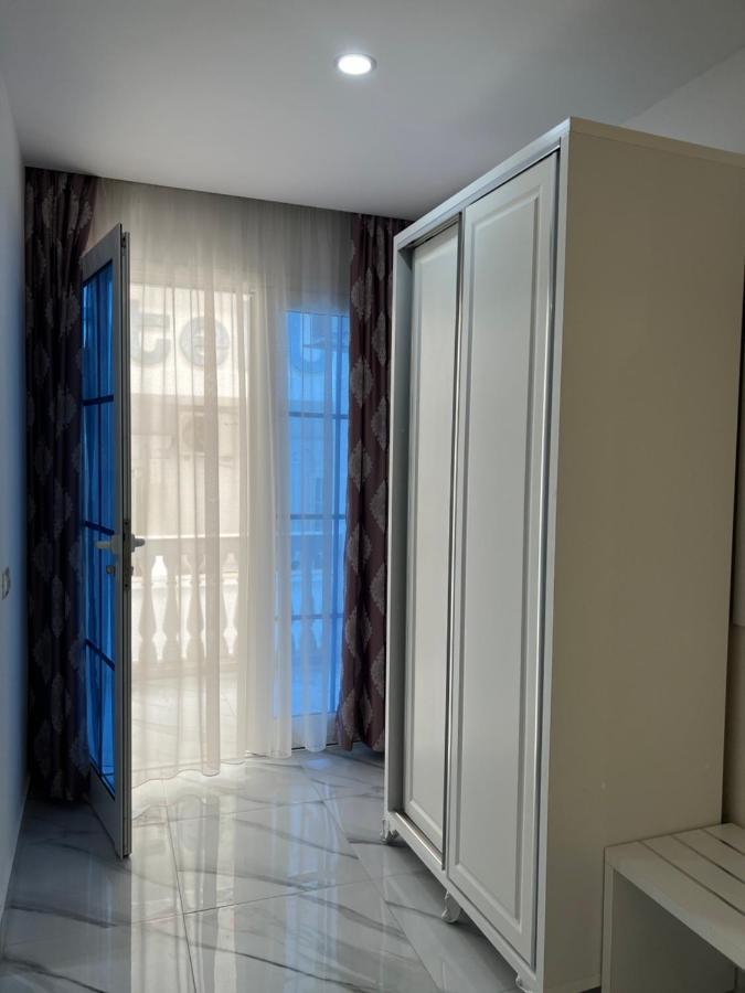 Ujvara Hotel Golem  Exteriör bild