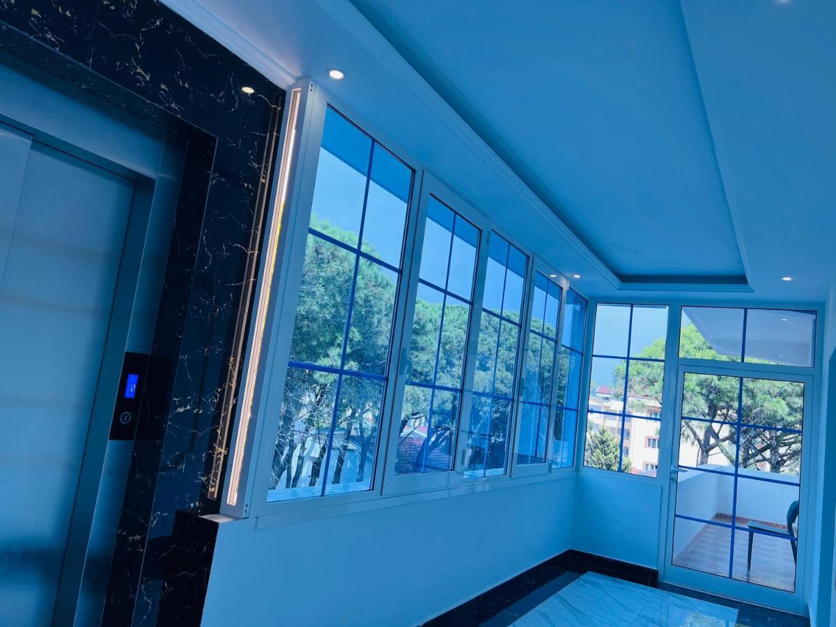 Ujvara Hotel Golem  Exteriör bild