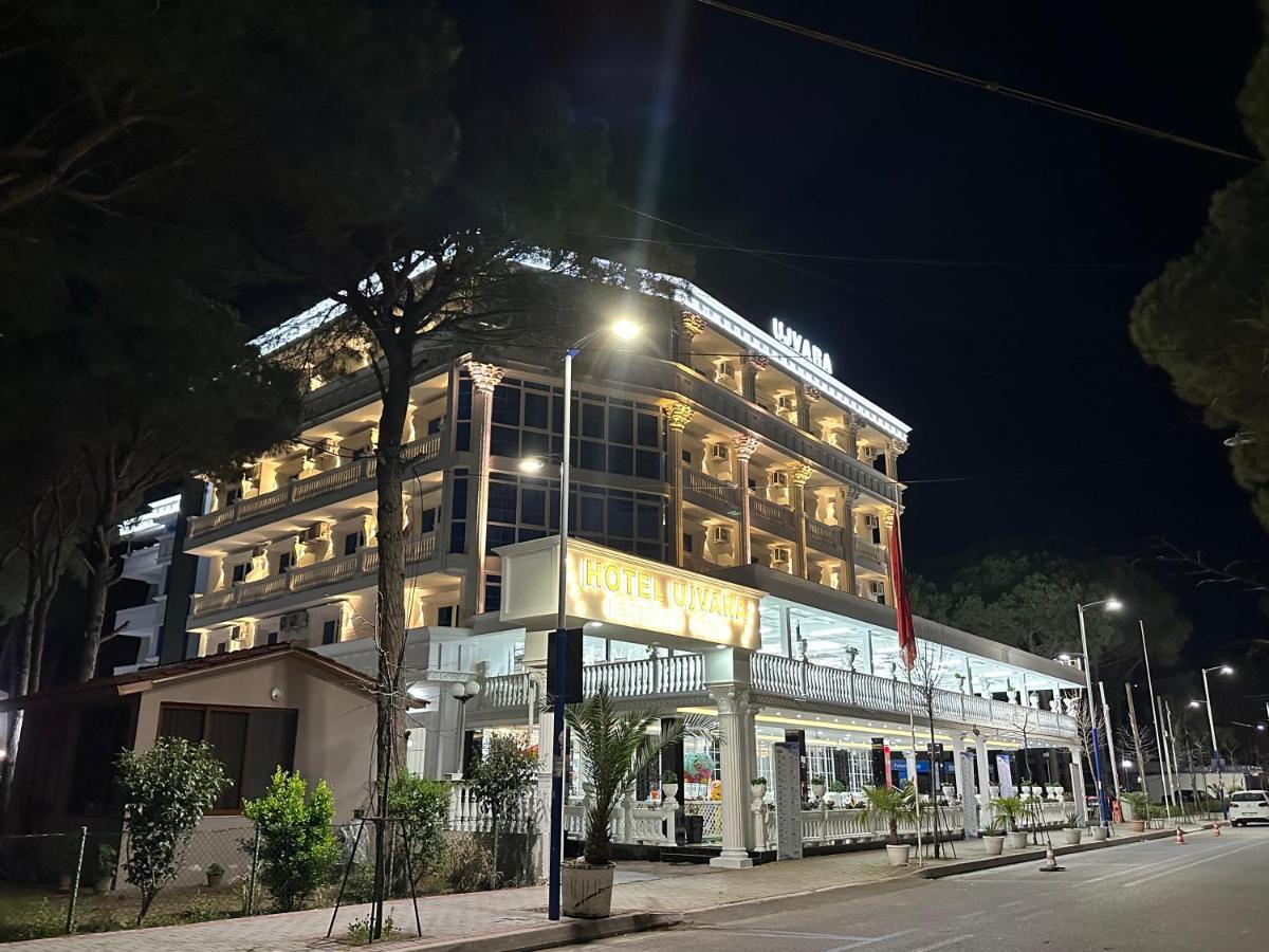 Ujvara Hotel Golem  Exteriör bild