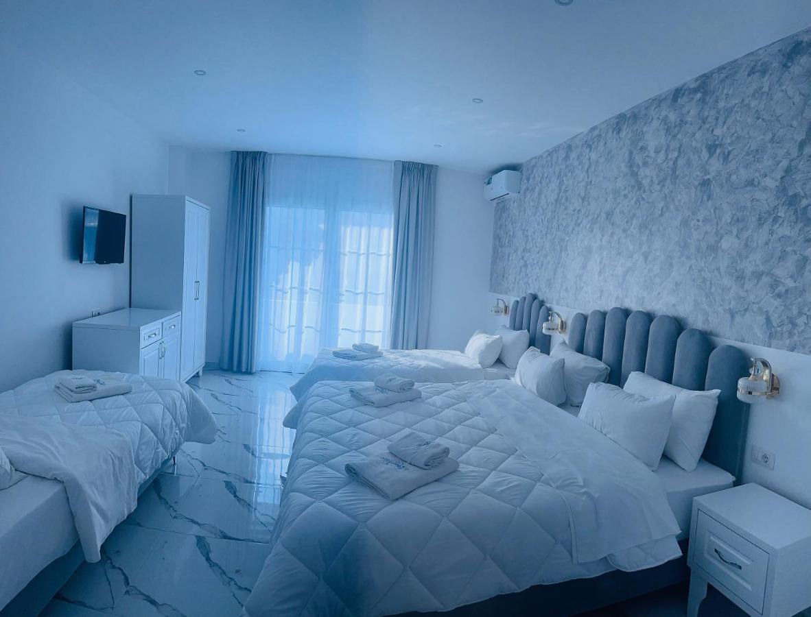 Ujvara Hotel Golem  Exteriör bild