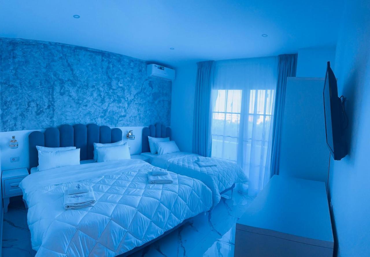 Ujvara Hotel Golem  Exteriör bild