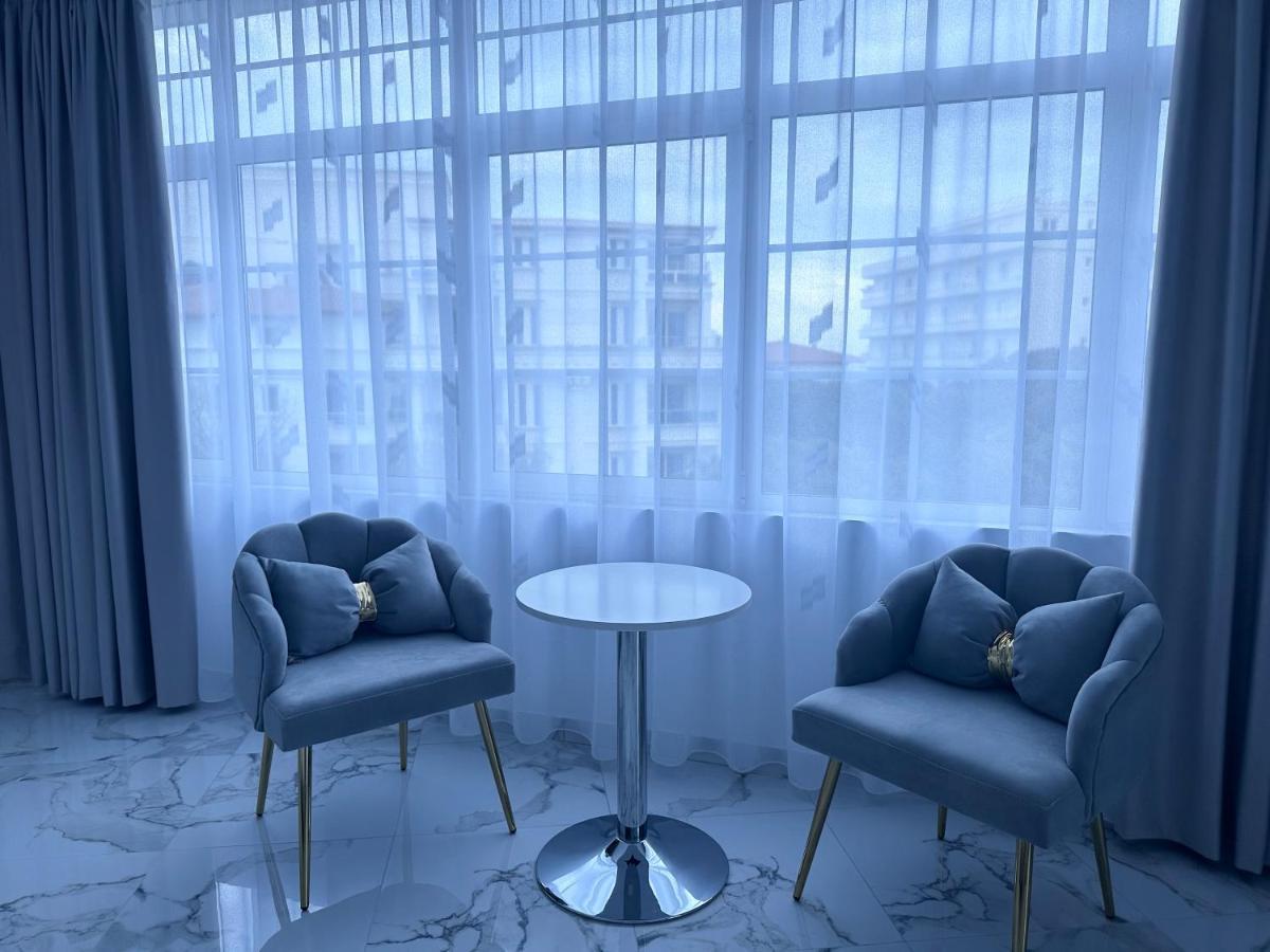 Ujvara Hotel Golem  Exteriör bild